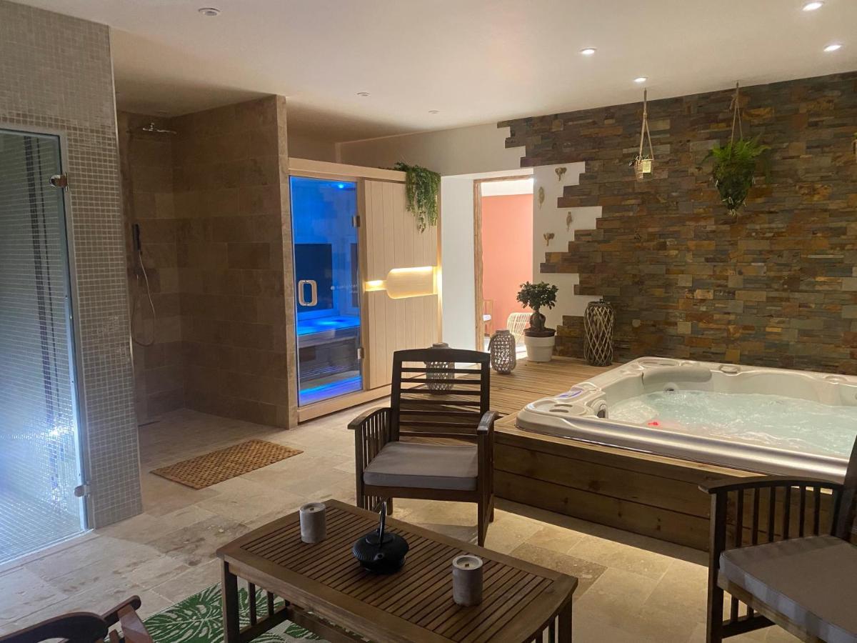 Ferme "Les Flaquettes" Bed & Breakfast Guines ภายนอก รูปภาพ